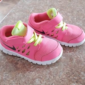 Nike girls sneakers